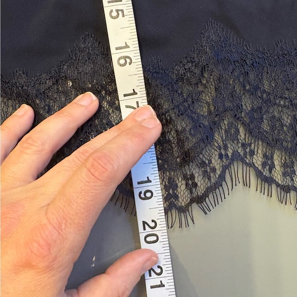 Banana Republic Blue Blouse Lace trimmed 3/4 sleeve off the shoulder Top Small - Picture 9 of 9